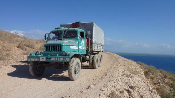 Foto: Češi a pragovka pomáhají zoufalému Haiti. Podívejte se