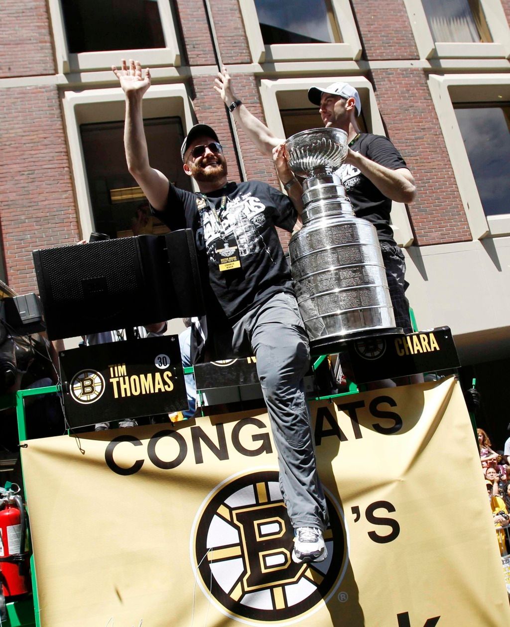 Bostonské oslavy Stanley Cupu (Chára a Thomas)