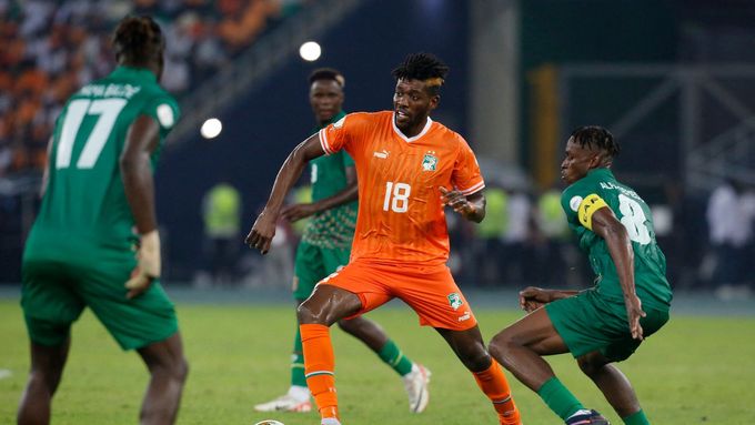 Ibrahim Sangaré v zápase Pobřeží slonoviny na Africkém poháru.