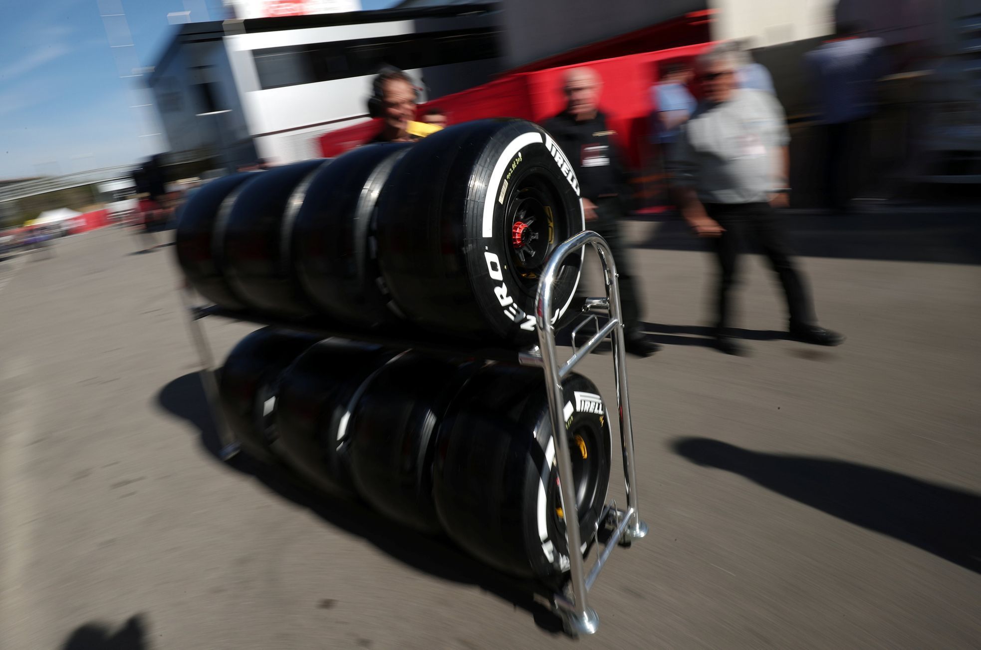 Testy F1 2019, Barcelona II: pneumatiky PIrelli
