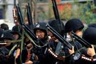 Čína hlásí po víkendových násilnostech 18 mrtvých