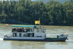 Vědci vypluli na Dunaj, aby zachránili veletok