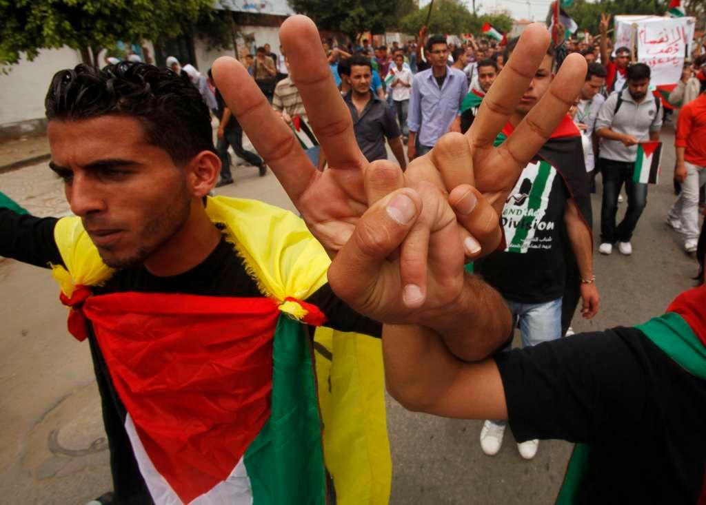 Palestinci oslavují smírčí dohodu Fatahu s Hamasem