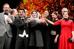 Zlatého medvěda na Berlinale získal íránský film Zlo neexistuje