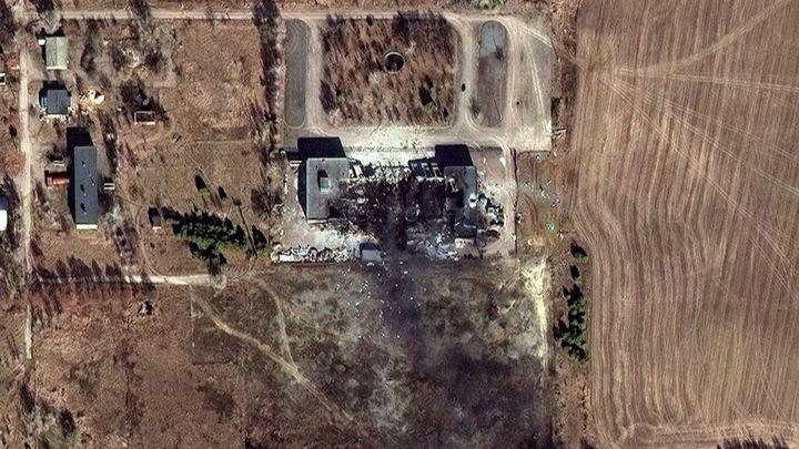 Zničené domy, kolony, fronty na jídlo. Zkáza války na satelitních snímcích; Zdroj foto: Reuters