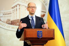 Ukrajinský premiér Arsenij Jaceňuk rezignoval, vystřídat ho může Hrojsman