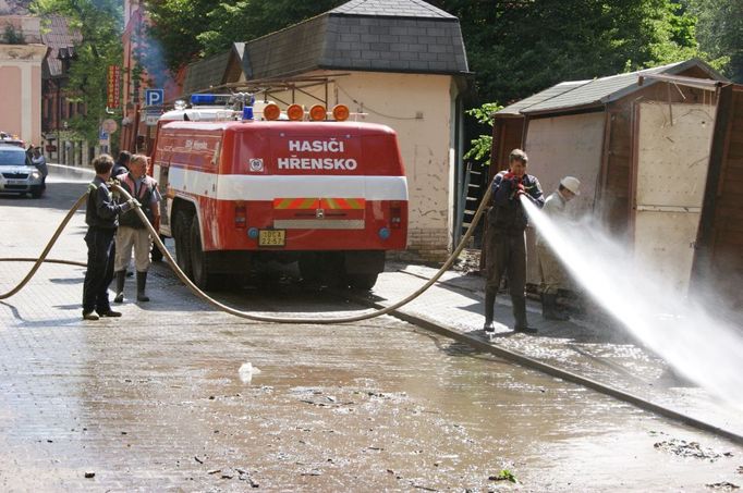 Hřensko po povodni (14. 6. 2013).