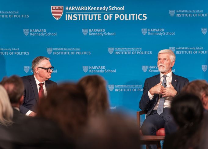 Prezident Petr Pavel vystoupil se svou přednáškou na Harvardu, jedné z nejprestižnějších univerzit světa. Čeští studenti si pro hlavu státu nachystali malé překvapení.