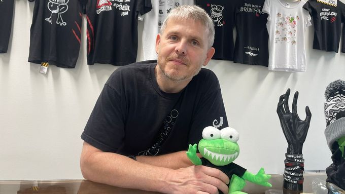 Aktuálně.cz mluvilo s bruntálským rodákem Tomášem Koňaříkem o životě v Bruntálu i známém seriálu, který městu přinesl obrovskou popularitu.