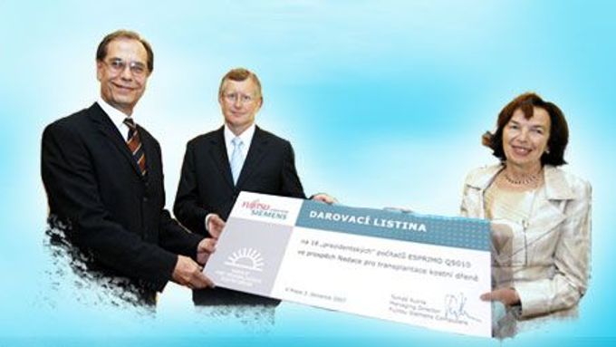 Výtěžek z charitativní aukce počítačů s podpisem Václava Klause patří Nadaci pro transplantaci kostní dřeně.