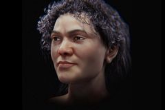 Lebka ženy je důkazem, že lidé měli s neandertálci děti. Vědci obnovili její tvář