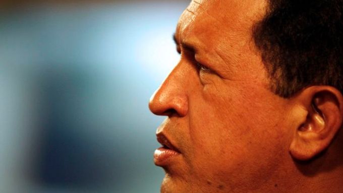 Hugo Chávez na tiskové konferenci po oznámení výsledků posledních voleb