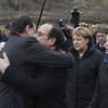 španělský premiér Mariano Rajoy (vlevo), francouzský prezident Francois Hollande a německá kancléřka Angela Merkelová u místa neštěstí.