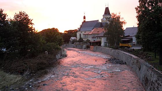 Kolem řeky Smědé devět dní po povodni