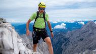 Ultracyklista Daniel Polman při výstupu na Zugspitze