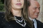 Manželka opouští Berlusconiho. Ten žádá omluvu