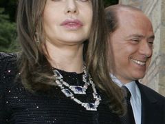 Berlusconiho žena Veronica Lariová nedávno požádala o rozvod