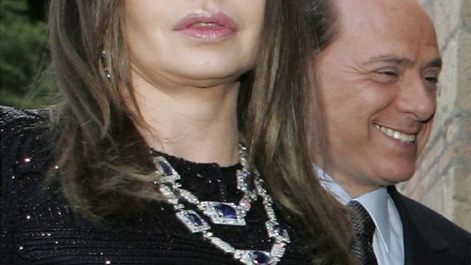 Veronica Lariová a Silvio Berlusconi.