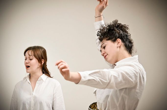 Snímek ze zkoušky Světla na konci tmy.