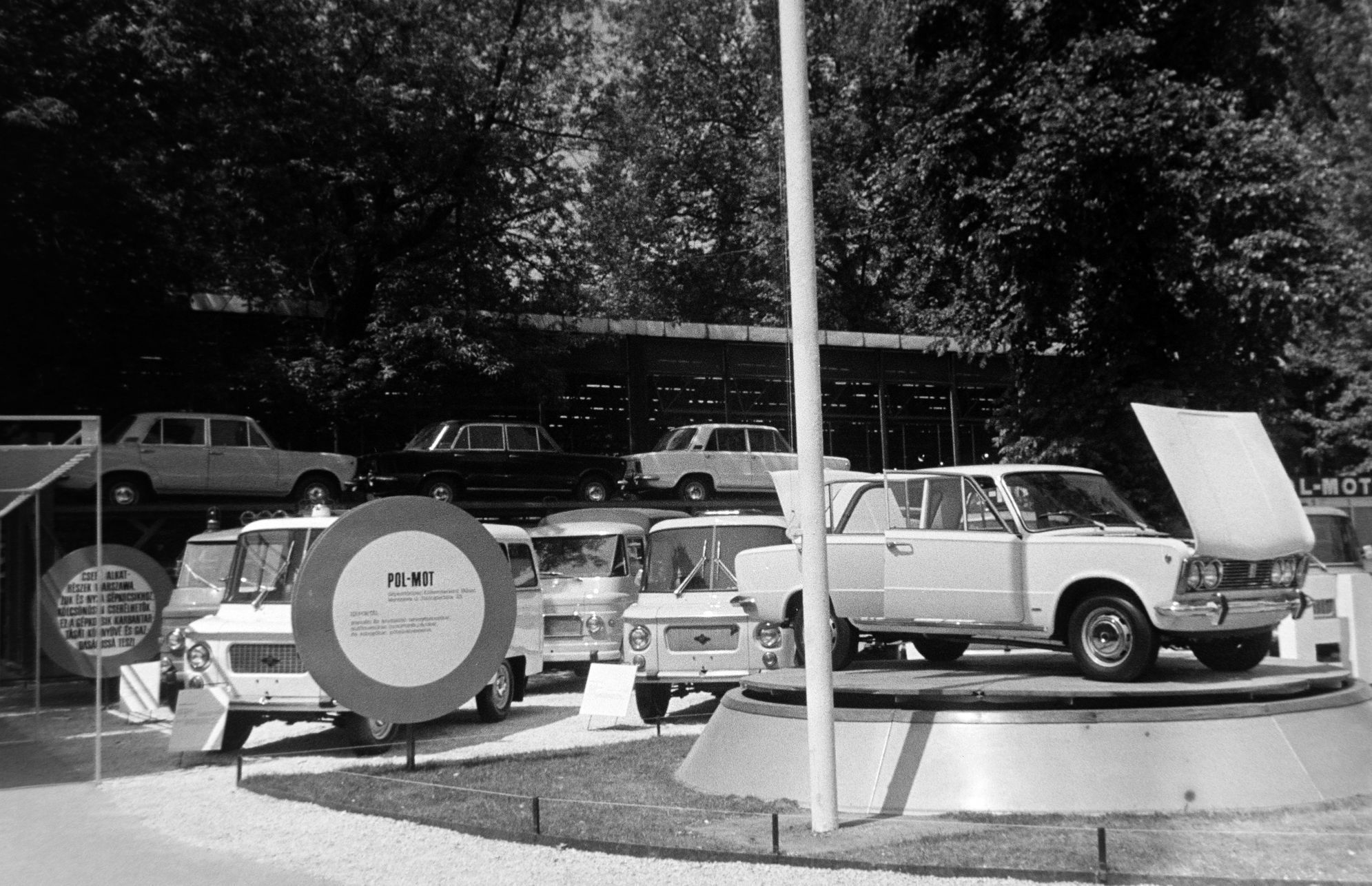 socialistické autosalony a veletrhy