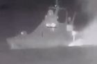 Ukrajinci potopili ruskou loď Sergej Kotov, útok ukázali na videozáznamu