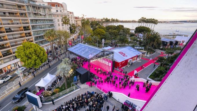 Pozvánka na letošní ročník televizního trhu MIPTV v Cannes.