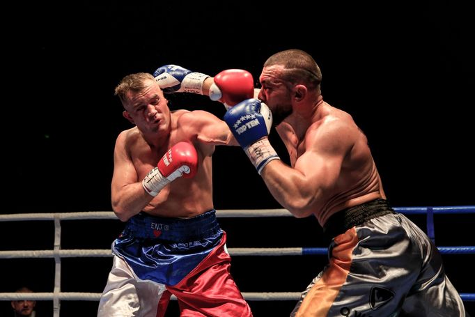 Den rváčů v Plzni - Pavel Šour vs. Václav Pejsar (box, těžká váha)