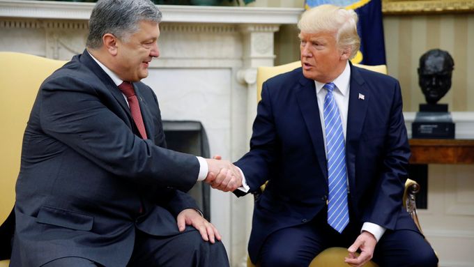 Donald Trump a Petro Porošenko.