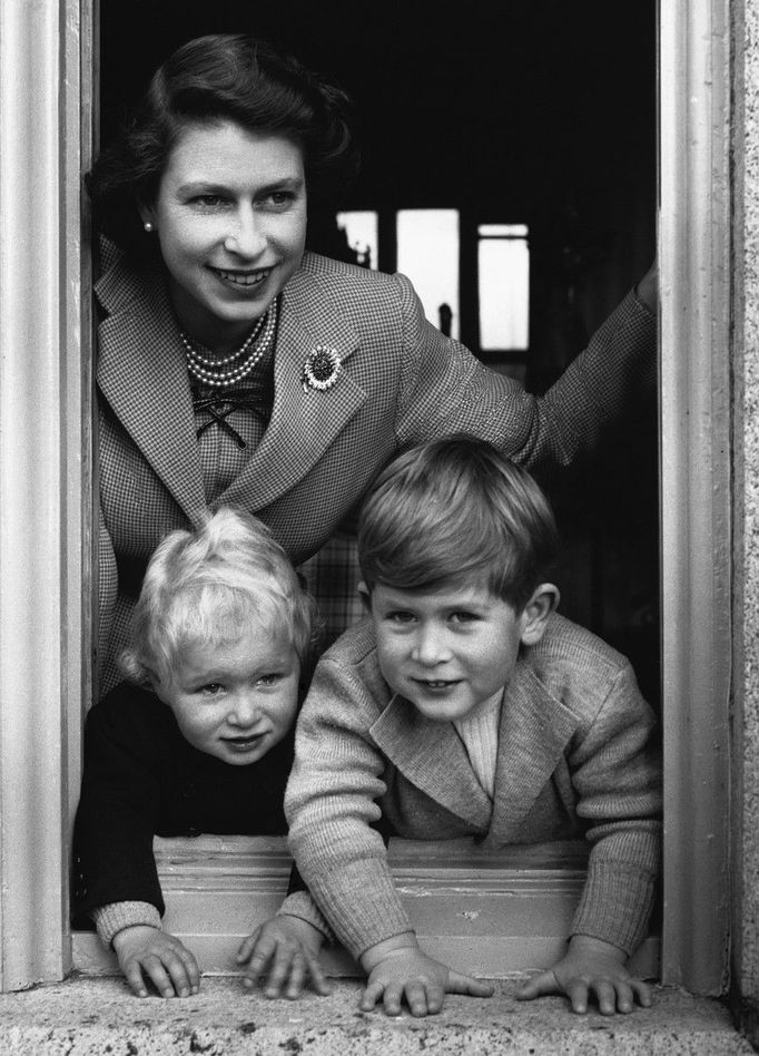 Princ Charles, princezna Anna, královna Alžběta