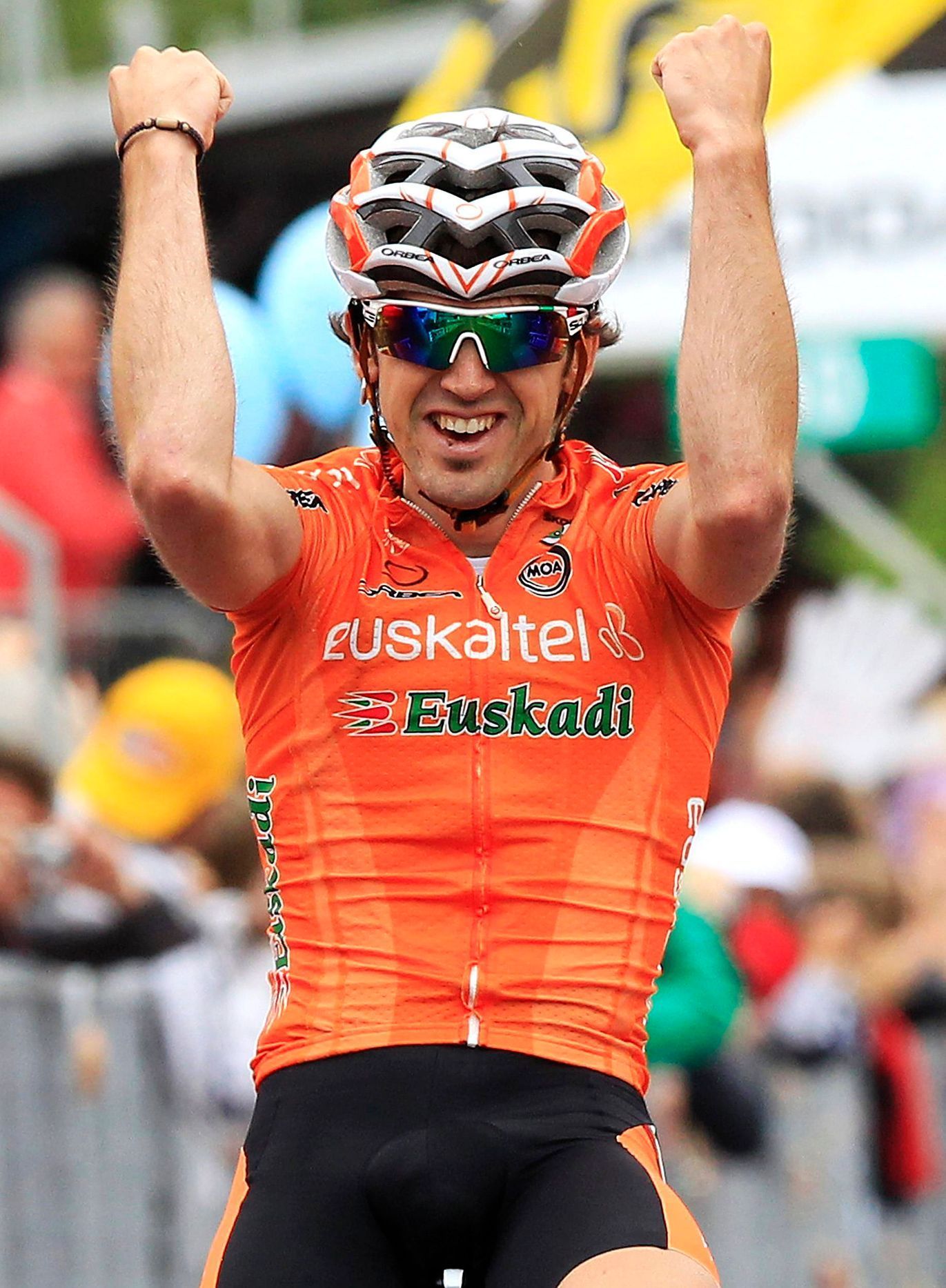 Španělský cyklista Jon Izagirre Insausti slaví etapový triumf na Giro d´Italia