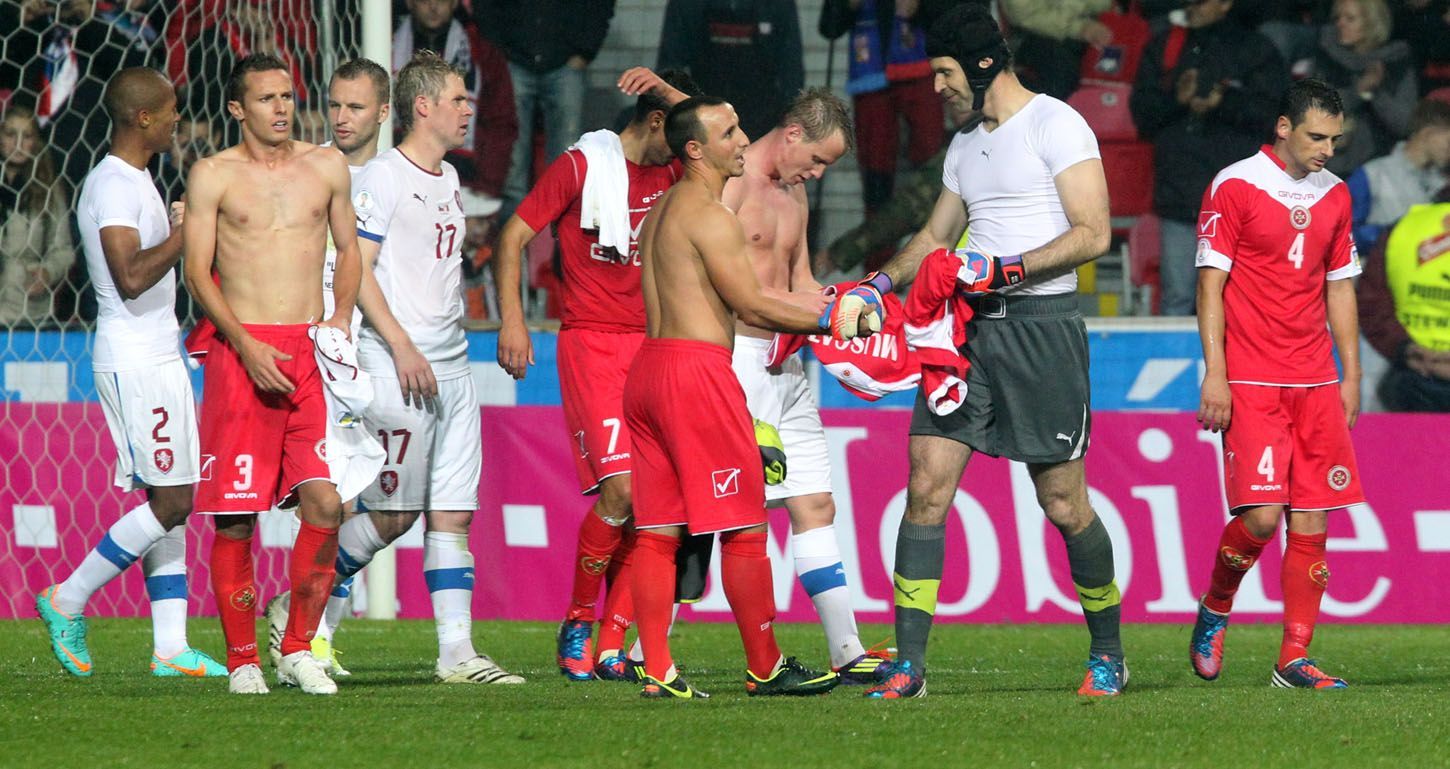 Čeští fotbalisté v kvalifikačním utkání MS 2014 proti Maltě v Plzni.