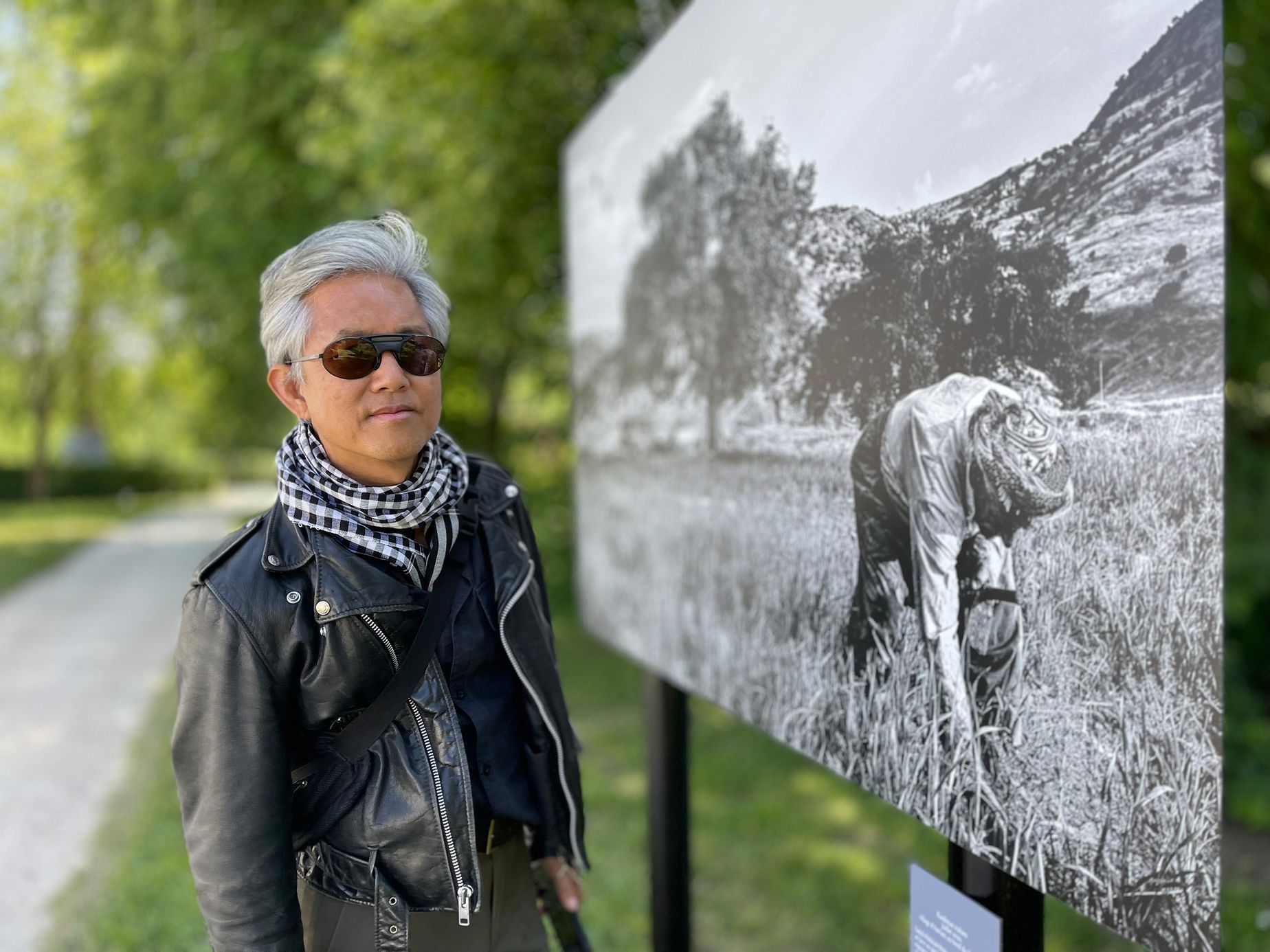 Snímek z knihy V krajině granátovníků, kterou připravil fotograf Lâm Duc Hiên, novinářka Madalena Sodomková a spisovatel Leslie Lepers