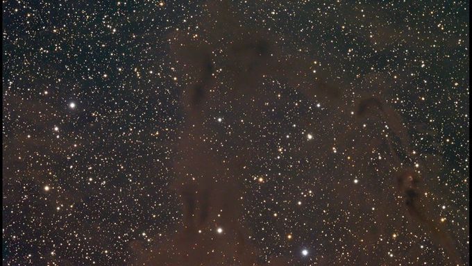 Mlhovina LBN 468 v souhvězdí Kefeus.