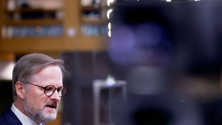 Vláda schválila konsolidační balíček beze změn, technické úpravy může udělat Sněmovna