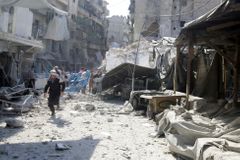 Letecký útok na tržiště v Aleppu usmrtil nejméně 15 lidí