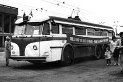 Trolejbusy už v Praze nejezdí 40 let. A ani nebudou