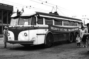 Poslední pražský trolejbus vyjel před 50 lety. Tatra 400 byla příbuzná slavné T111