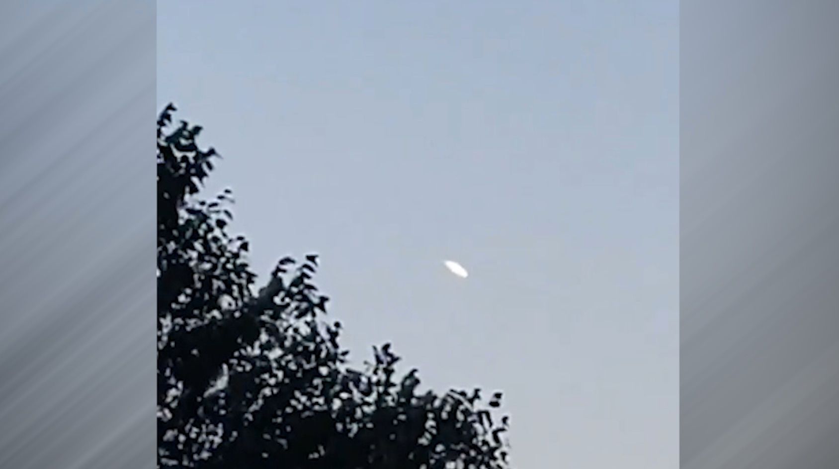 Piloti letadla tvrdili, že viděli ufo. Nad Irskem přeletěl neznámý zářivý předmět