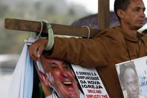 Foto: Největší star v Brazílii? Ne fotbalista, ale papež