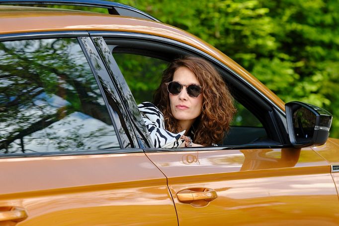 Barbora Seidlová jako Diana ve filmu Něco za něco.