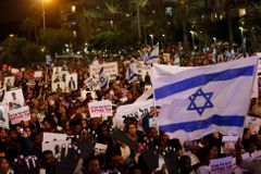 Na demonstraci v Tel Avivu přišly tisíce lidí. Vláda chce deportovat migranty