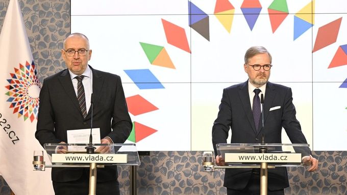 Mikuláš Bek a Petr Fiala zhodnotili české předsednictví v Radě Evropské unie.