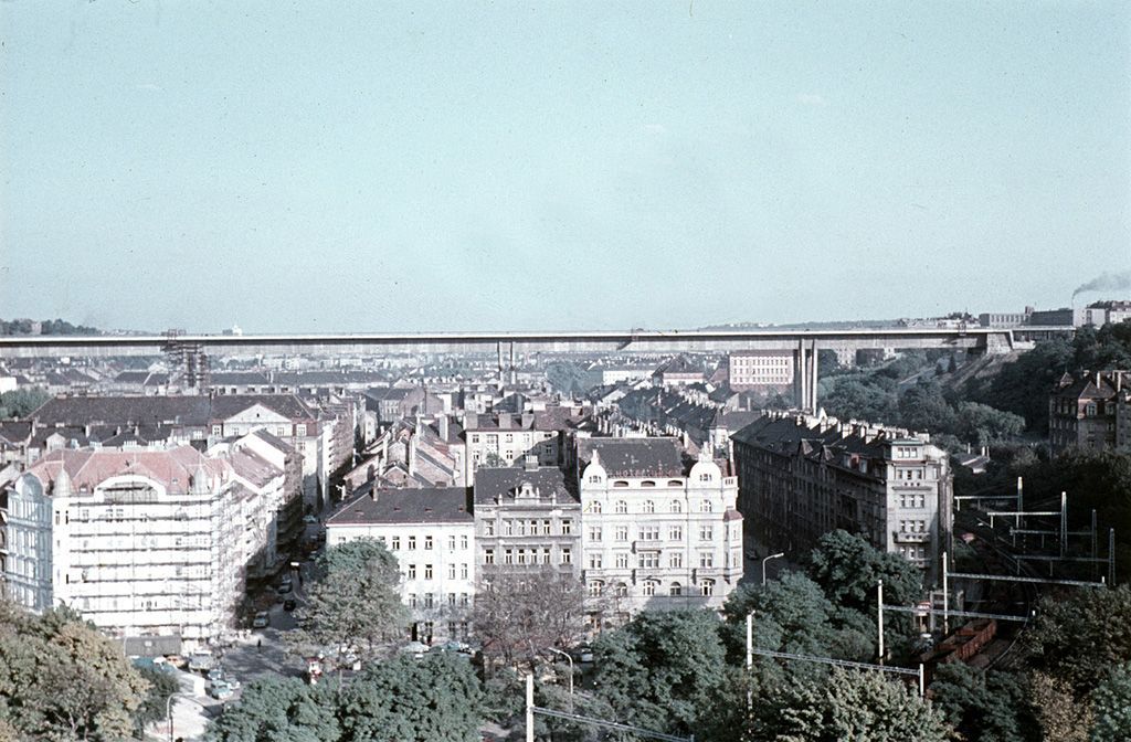Obrazem: Unikátní fotografie z historie stavby Nuselského mostu / rok 1972