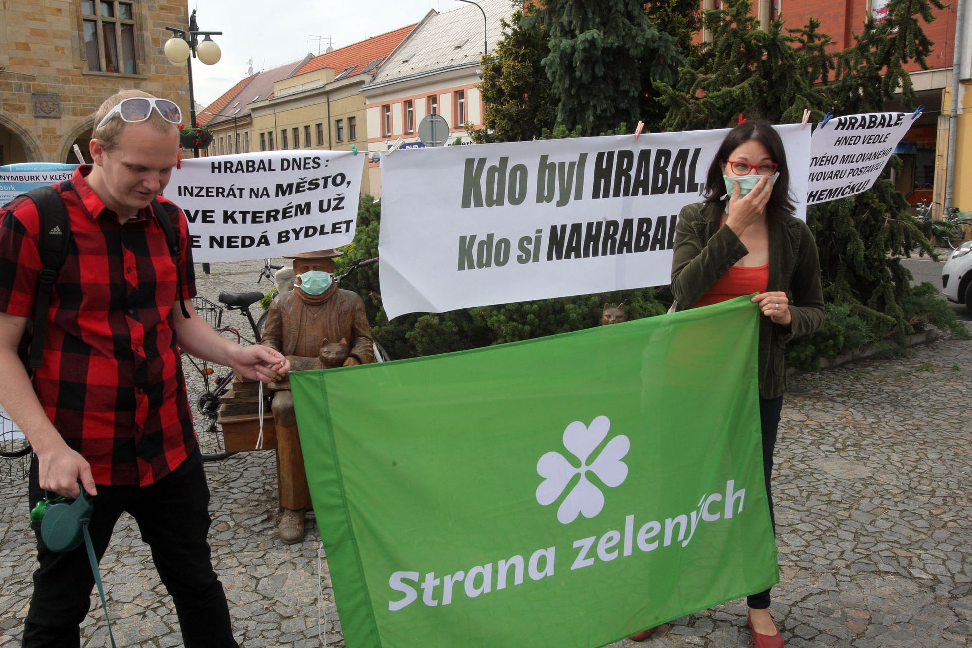 Demonstrace proti smradu v Nymburce