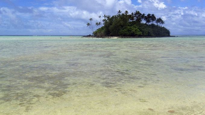 ostrůvek v laguně na Cookových ostrovech