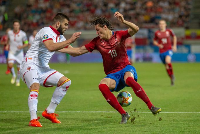 Patrik Schick v kvalifikaci ME 2020 Česko - Černá Hora.