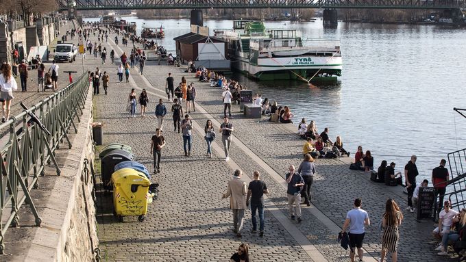 Archivní fotografie pražské náplavky.