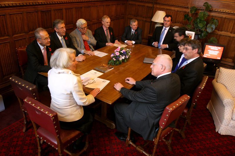 Václav Klaus odpoledne jednal také ve Sněmovně lordů