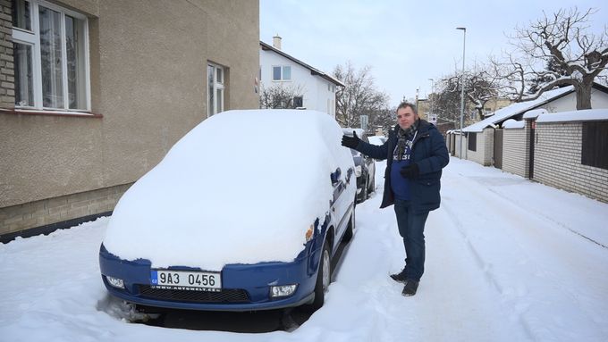 Jak se postarat o auto zapadané sněhem