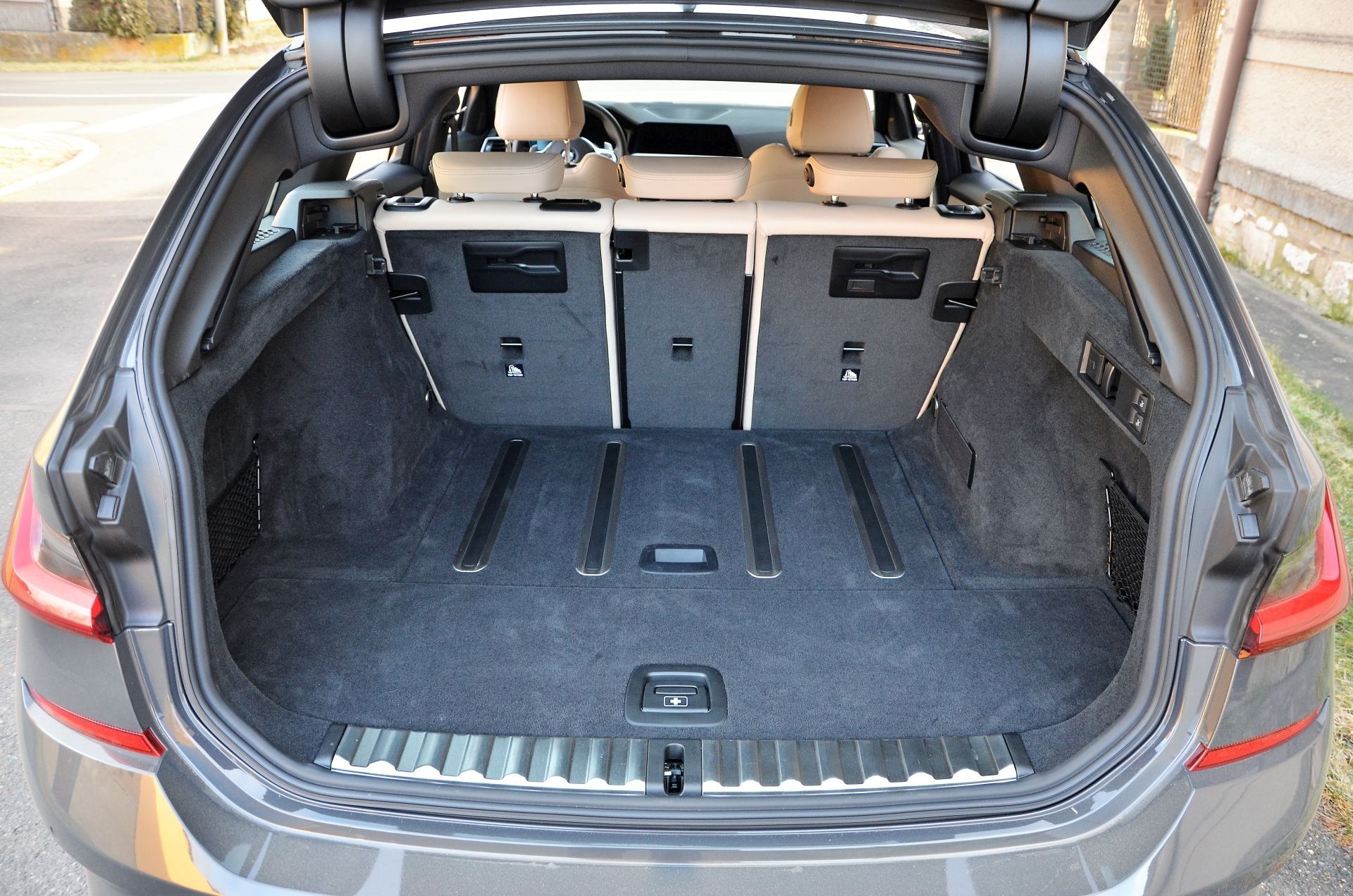BMW 330d xDrive Touring kombi BMW řada 3 2020 2019